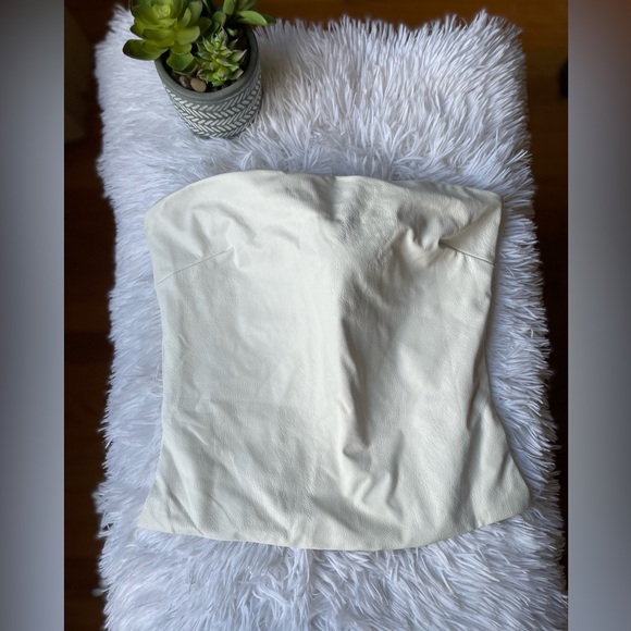 Naked wardrobe Leather Look bandeau top 🤍 - Picture 2 of 10